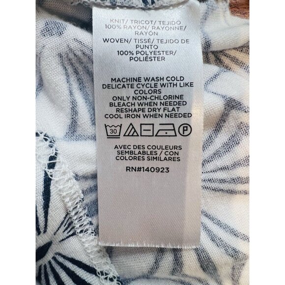 Loft Navy And White Geometric Design Short Sleeve Blouse XL Key Hole Mock Neck - Picture 8 of 8